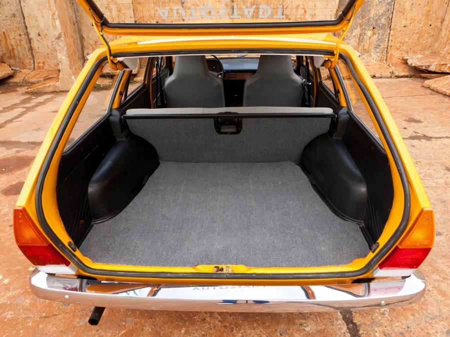  Volkswagen Passat Variant 1974 года  (фото 4 из 12)